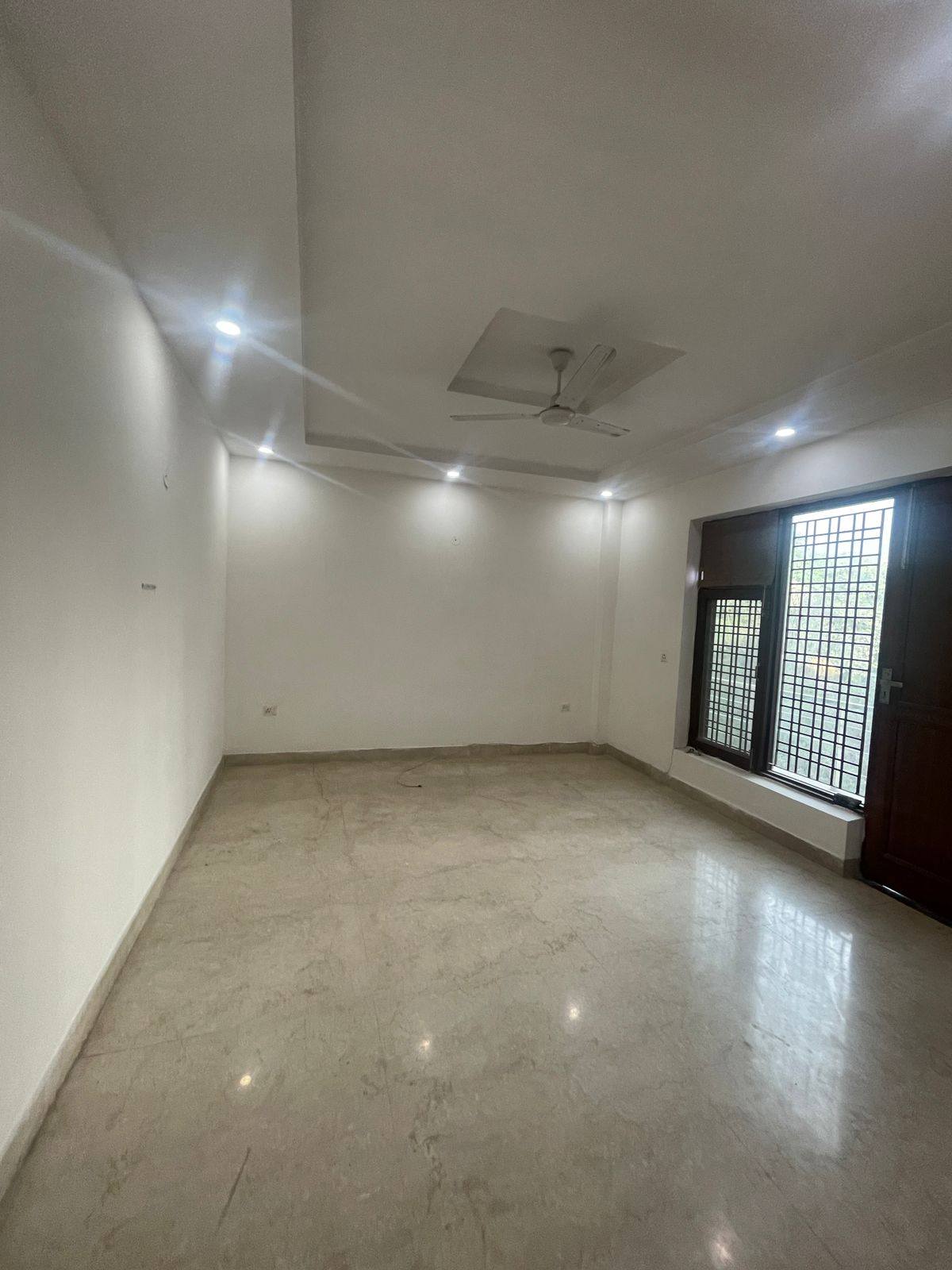 3BHK · Semi Furnished · Apartment